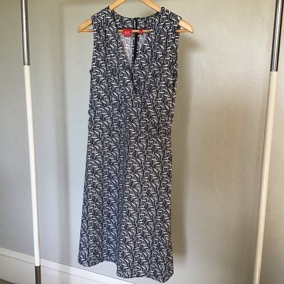 Anne Klein sleeveless stretchy dress - Picture 2 of 4